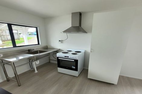 Photo of property in 1/100 Birkdale Road, Birkdale, Auckland, 0626