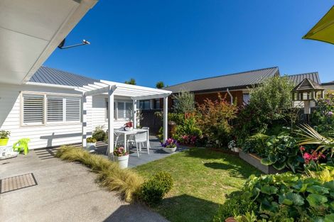 Photo of property in 1/122 Clawton Street, Westown, New Plymouth, 4310