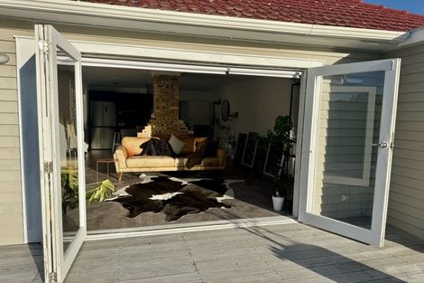 Photo of property in 144 Great South Road, Huntly, 3700