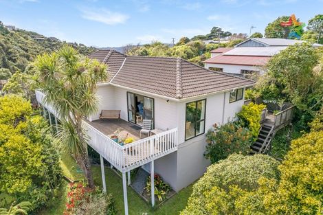 Photo of property in 42 Matuhi Street, Tirohanga, Lower Hutt, 5010