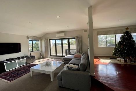Photo of property in 1/86 Saddleback Rise, Murrays Bay, Auckland, 0630