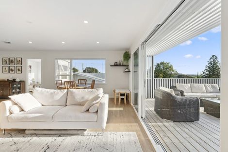 Photo of property in 570 Glenfield Road, Bayview, Auckland, 0629