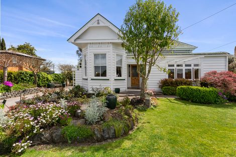 Photo of property in 46 Forest Lake Road, Forest Lake, Hamilton, 3200