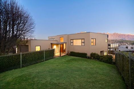 Photo of property in 11 Highview Terrace, Queenstown, 9300