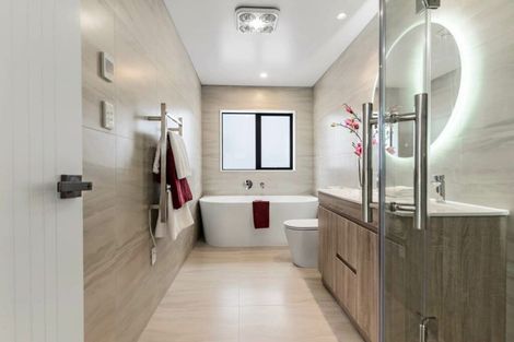 Photo of property in 3/7 Alston Avenue, Kelston, Auckland, 0602