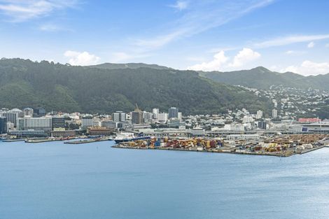 Photo of property in 4 Robieson Lane, Roseneath, Wellington, 6011