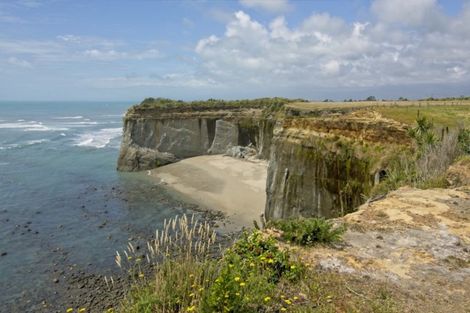 Photo of property in 20 Clifftop Lane, Cape Foulwind, 7892