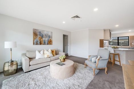 Photo of property in 32 Ambleside Drive, Northpark, Auckland, 2013