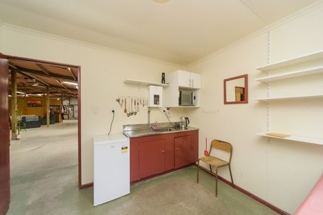 Photo of property in 126 Turitea Road, Fitzherbert, Palmerston North, 4472