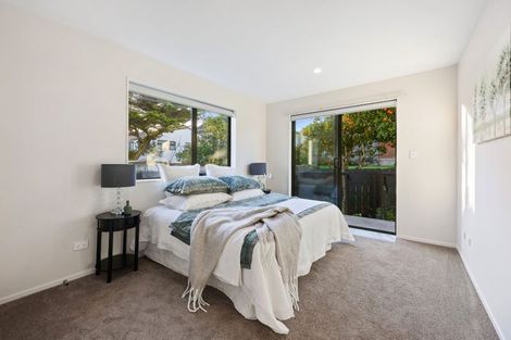 Photo of property in 33a Jillteresa Crescent, Half Moon Bay, Auckland, 2012