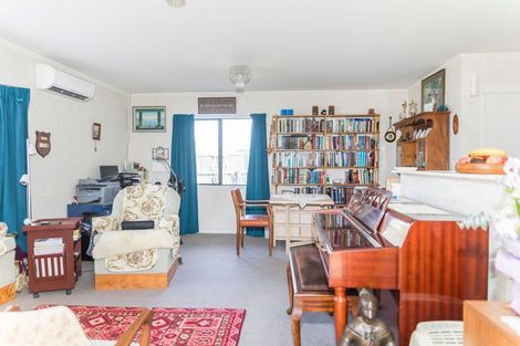 Photo of property in 23d Victoria Avenue, Dannevirke, 4930