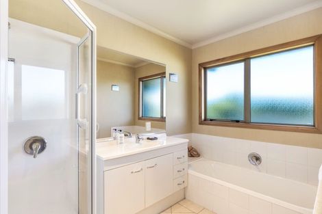 Photo of property in 18 The Grove, Nukuhau, Taupo, 3330