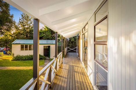 Photo of property in 7 Serwayne Place, Sunnyvale, Auckland, 0612