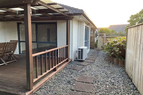 Photo of property in 20 Heyington Way, East Tamaki Heights, Auckland, 2016