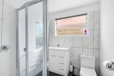 Photo of property in 1/20 Marlborough Avenue, Glenfield, Auckland, 0629