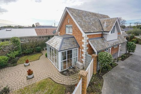 Photo of property in 233b Avonhead Road, Avonhead, Christchurch, 8042