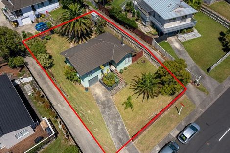 Photo of property in 13 Spinella Drive, Bayview, Auckland, 0629
