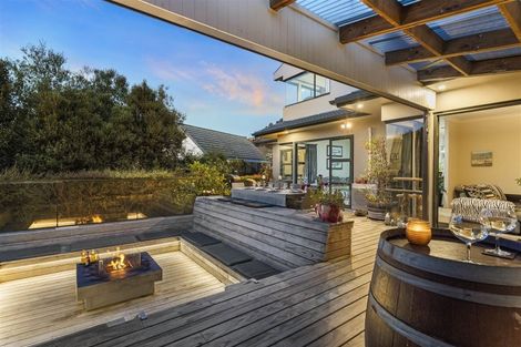 Photo of property in 16 Renlee Place, Shelly Park, Auckland, 2014