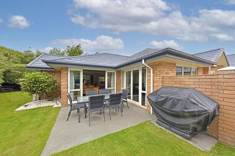 Photo of property in 17 Armour Place, Halswell, Christchurch, 8025