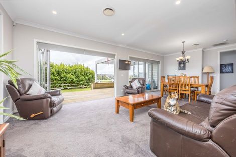 Photo of property in 76 Madison Terrace, Silverdale, 0932