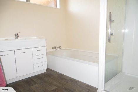 Photo of property in 107 Larnach Road, Vauxhall, Dunedin, 9013