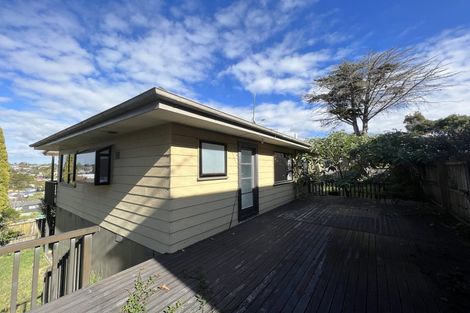 Photo of property in 1/15 Kupari Place, Totara Vale, Auckland, 0629