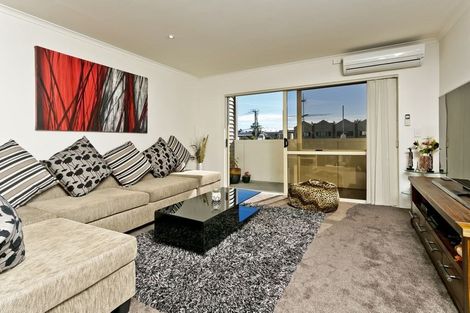 Photo of property in 2d/47 Stanhope Road, Mount Wellington, Auckland, 1051