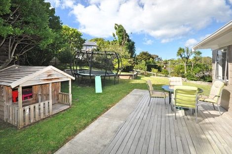 Photo of property in 13 Clensmore Place, Torbay, Auckland, 0630