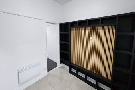 Photo of property in Devonport Apartments, 25/127 Saint Aubyn Street, New Plymouth, 4310