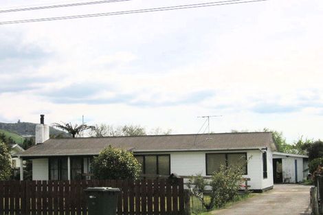 Photo of property in 16 Kawaha Point Road, Fairy Springs, Rotorua, 3015