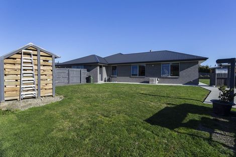 Photo of property in 32 Blue Stone Drive, Waiareka Junction, Oamaru, 9401