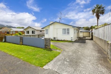 Photo of property in 42 Kashmir Avenue, Clouston Park, Upper Hutt, 5018