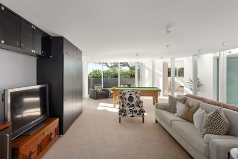 Photo of property in 4 Sharon Road, Waiake, Auckland, 0630