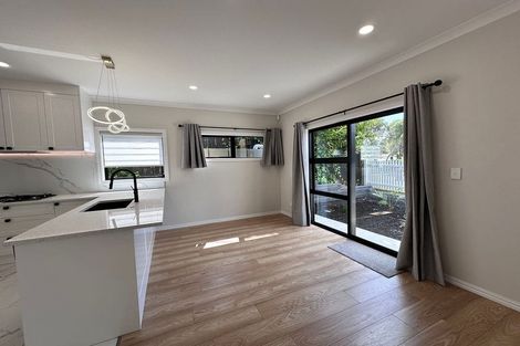 Photo of property in 17a Artesia Close, Shamrock Park, Auckland, 2016