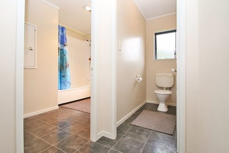 Photo of property in 100a Tara Road, Papamoa Beach, Te Puke, 3187