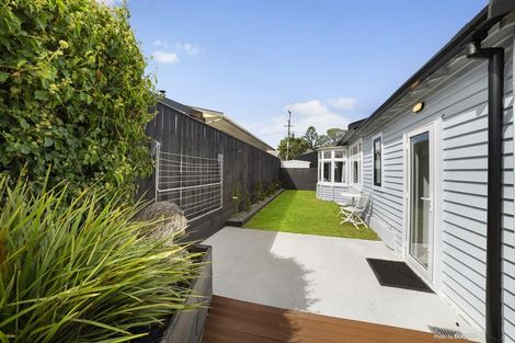 Photo of property in 10 Tarawera Road, Johnsonville, Wellington, 6037