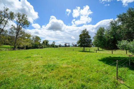 Photo of property in 30 Mahana Road, Waimauku, 0881