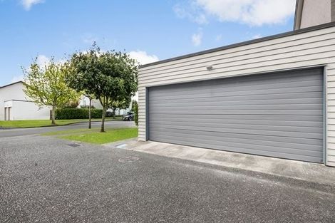 Photo of property in 16 Windfola Parkway, Takanini, 2112