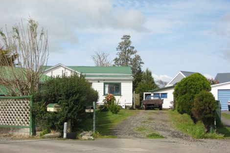 Photo of property in 13 Tawari Street, Inglewood, 4330