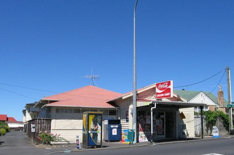 Photo of property in 2/170 Onewa Road, Northcote, Auckland, 0627