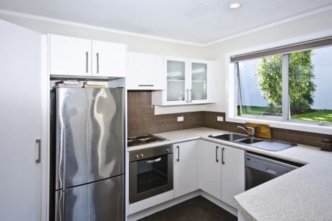 Photo of property in 2/5 Huapai Street, Onehunga, Auckland, 1061