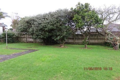 Photo of property in 74 Neil Avenue, Te Atatu Peninsula, Auckland, 0610