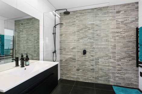 Photo of property in 28 Hillpark Drive, Pokeno, 2402