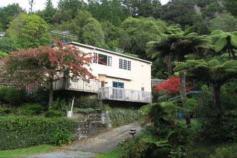 Photo of property in 86 Wyndham Road, Pinehaven, Upper Hutt, 5019