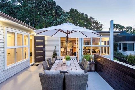 Photo of property in 8 Taumata Road, Castor Bay, Auckland, 0620