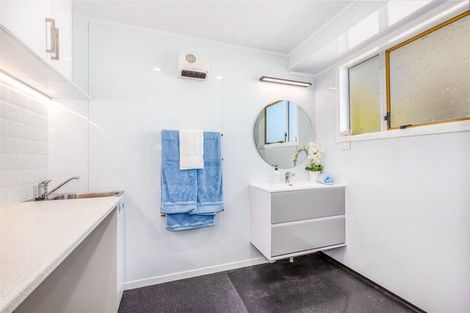 Photo of property in 42b Hicks Close, Whitby, Porirua, 5024