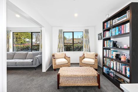 Photo of property in 1/43 Aorangi Road, Bryndwr, Christchurch, 8053