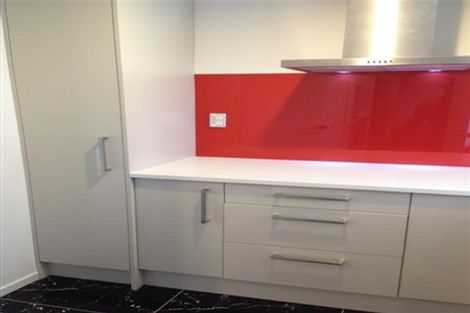 Photo of property in 36 Taipari Road, Te Atatu Peninsula, Auckland, 0610