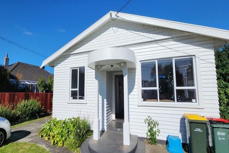 Photo of property in 134 Seaview Road, Westown, New Plymouth, 4310
