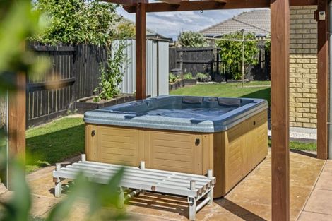 Photo of property in 37 Lavender Place, Papamoa Beach, Papamoa, 3118